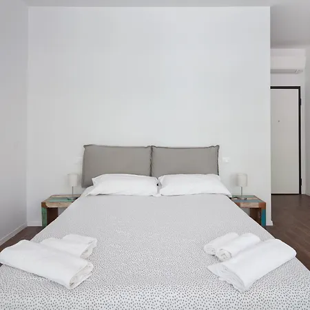 Largo Molina I By Wonderful Italy *