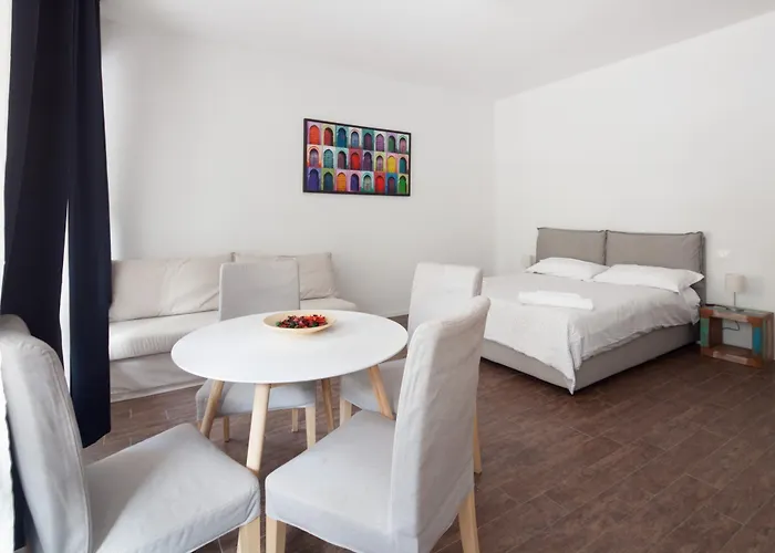 Largo Molina I By Wonderful Italy Болонья