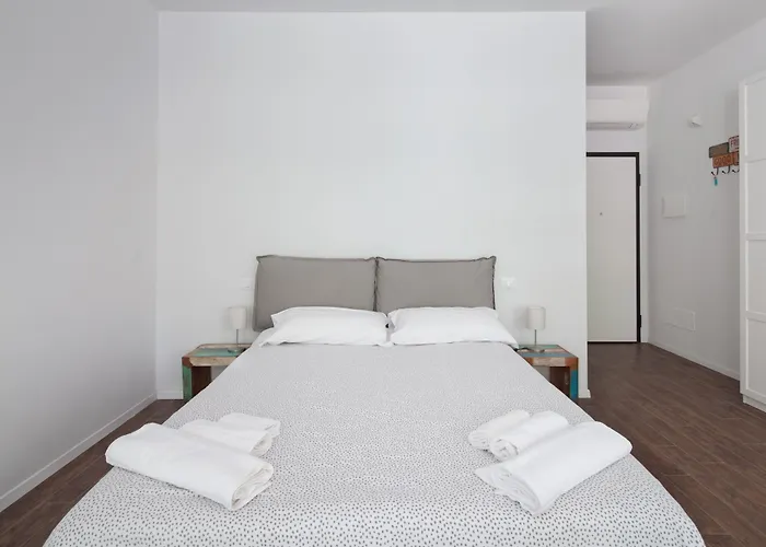 Largo Molina I By Wonderful Italy *