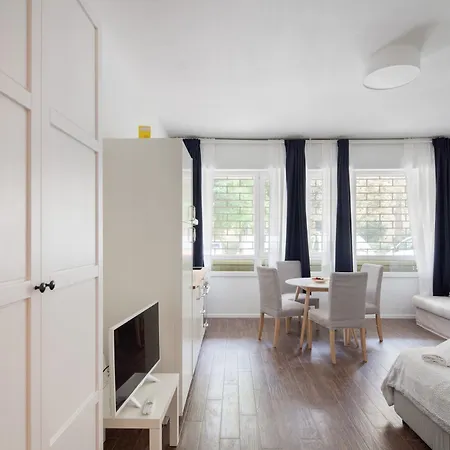 Largo Molina I By Wonderful Italy *